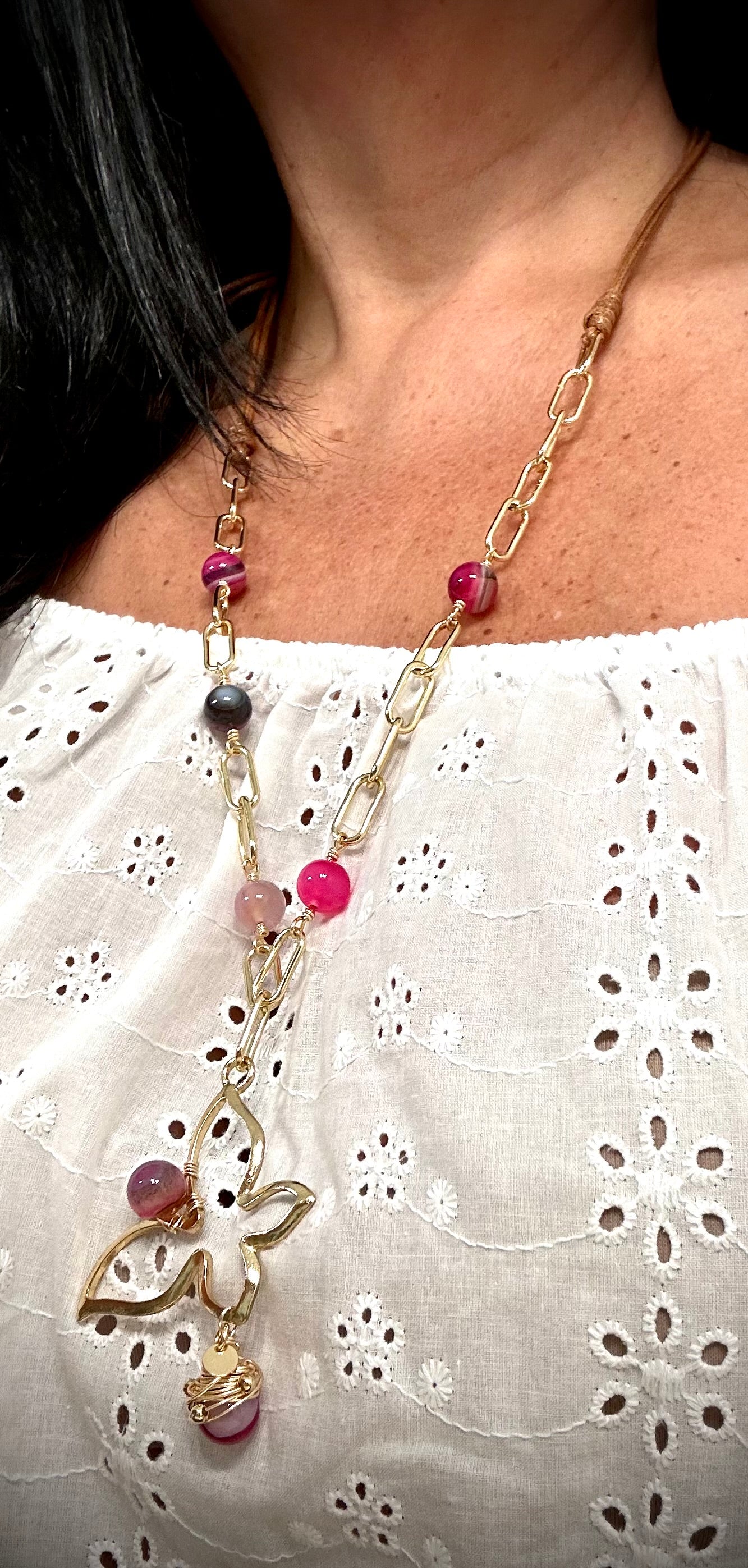 Versatile necklace with magenta striped Agate